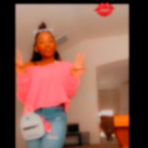 Meet your Posher, Kellis